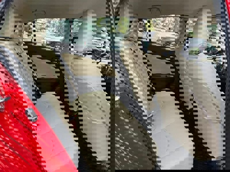 Used 2022 Toyota Prius XLE image 18