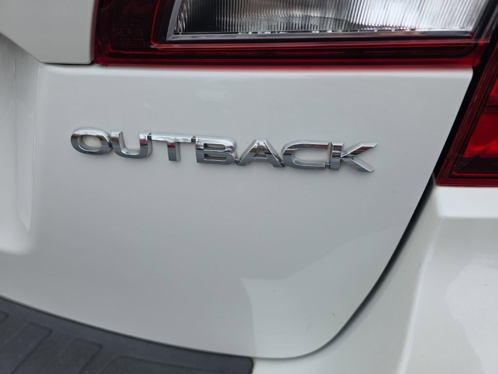 Used 2018 Subaru Outback 2.5i Limited image 8