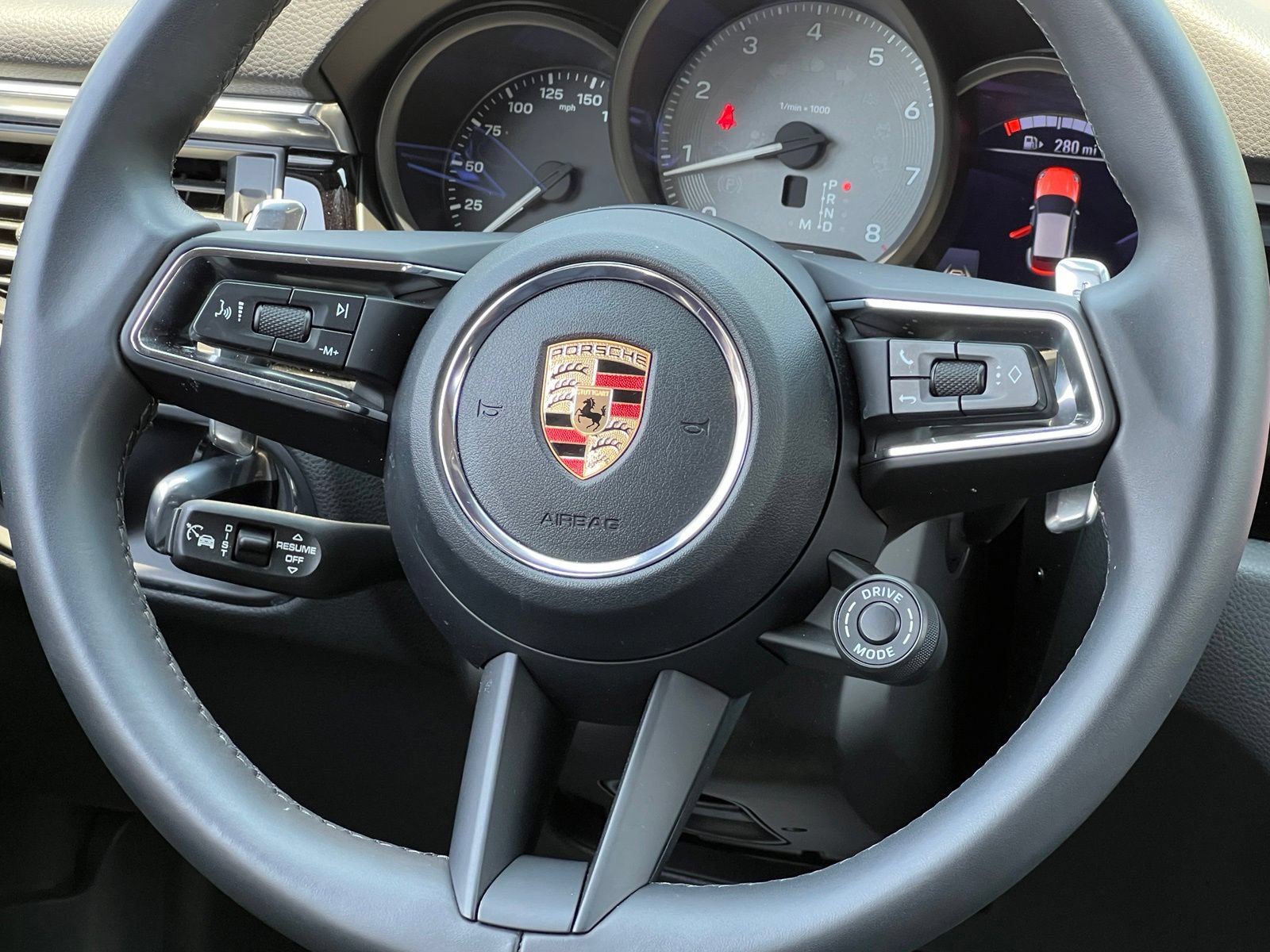 Certified 2025 Porsche Macan S AWD/4WD image 24