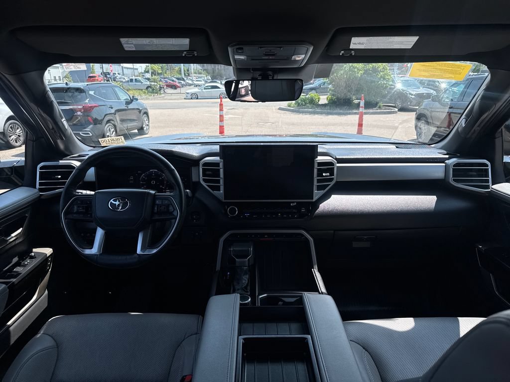 Used 2025 Toyota Tundra Limited AWD/4WD image 12