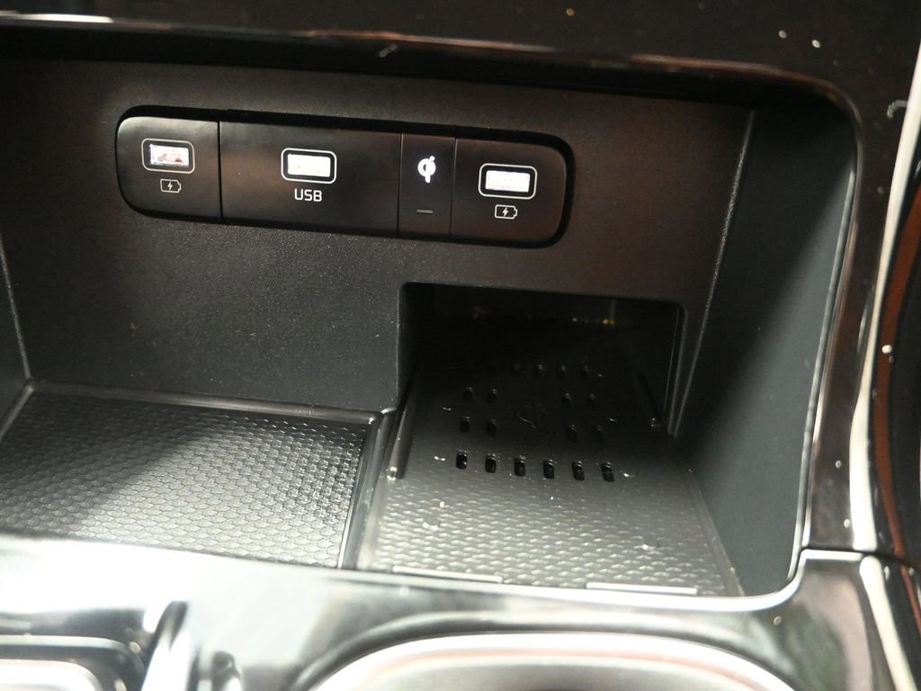 Certified 2022 Kia Carnival SX w/ Paint Protection Package image 21