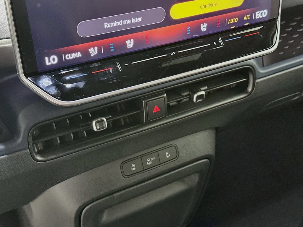 Used 2025 Volkswagen ID. Buzz Pro S RWD image 14