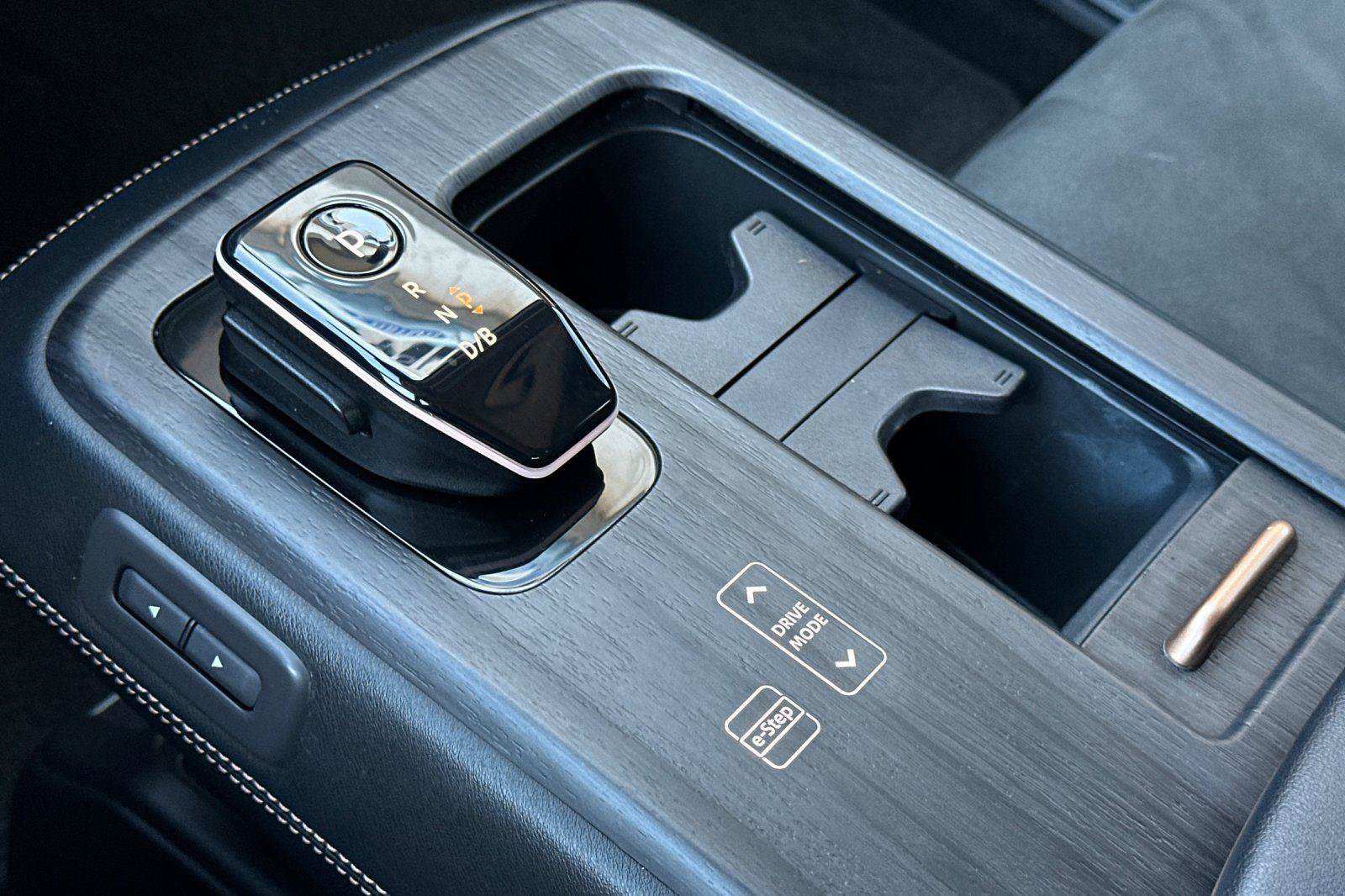 Used 2023 Nissan Ariya AWD image 24