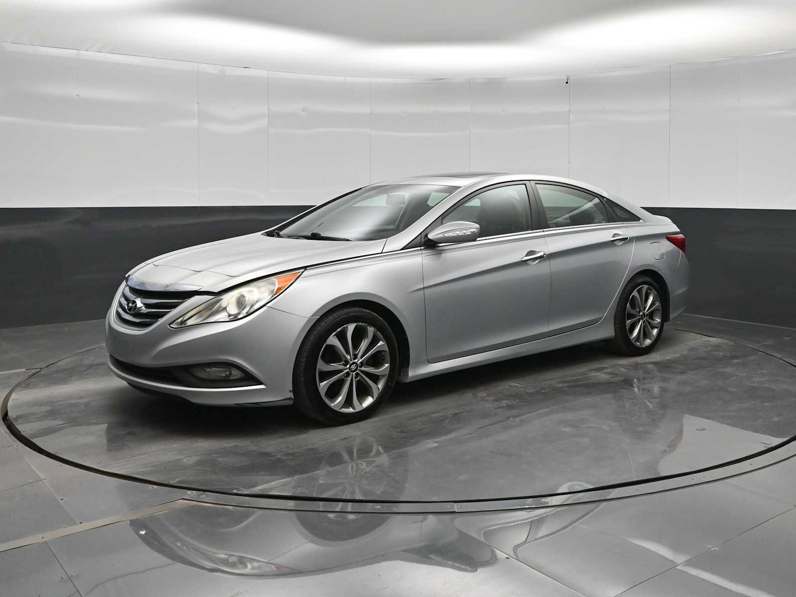 Used 2014 Hyundai Sonata SE w/ Premium Package 03 FWD image 4