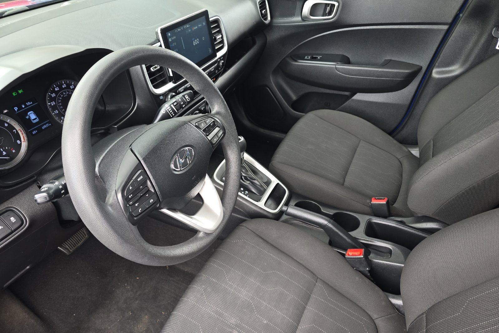 Used 2021 Hyundai Venue SE FWD image 10