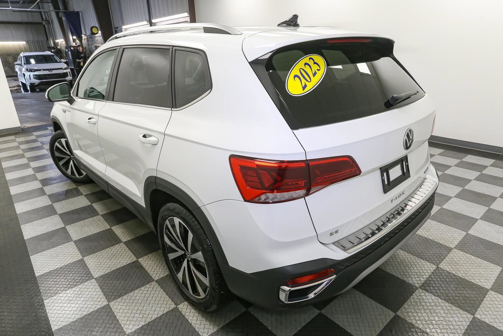 Certified 2023 Volkswagen Taos SE w/ Panoramic Sunroof Package AWD/4WD image 12