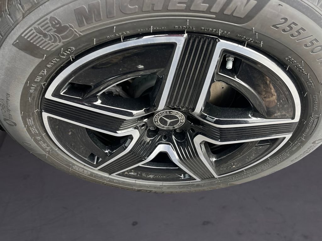 New 2026 Mercedes-Benz GLC 300 4MATIC image 9