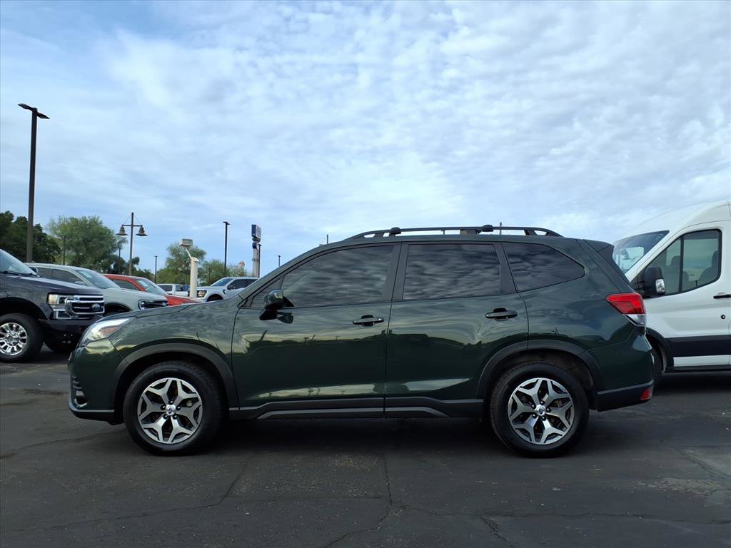 Used 2022 Subaru Forester Premium image 3