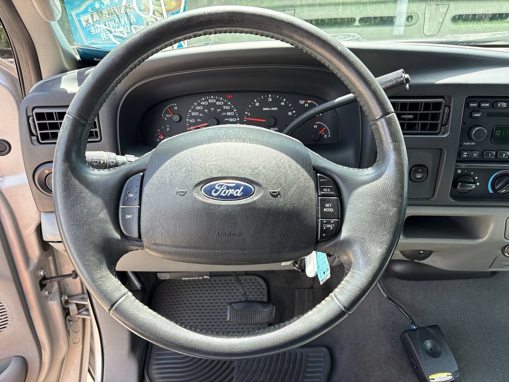 Used 2005 Ford Excursion XLS RWD image 17
