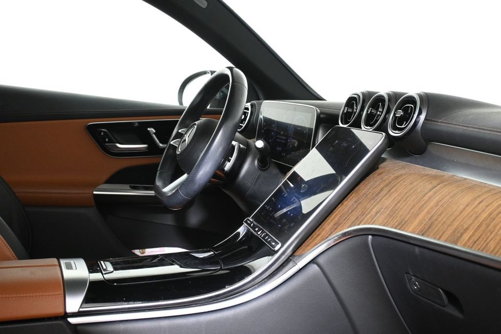 Used 2024 Mercedes-Benz GLC 300 4MATIC image 8