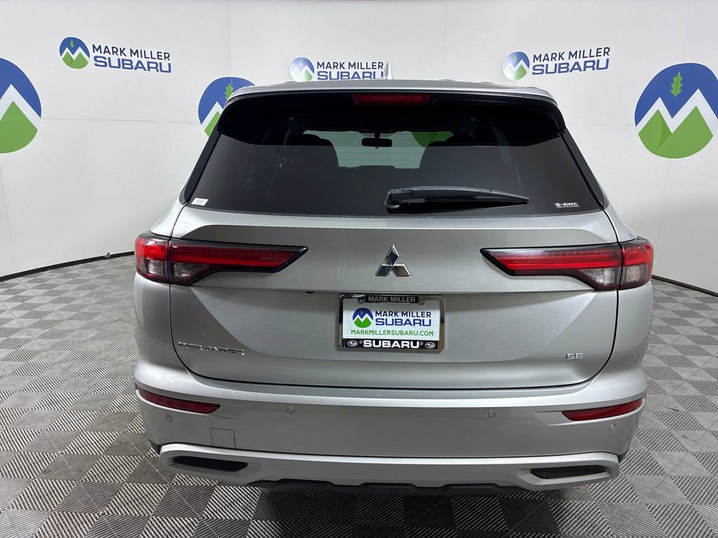 Used 2022 Mitsubishi Outlander SE image 9