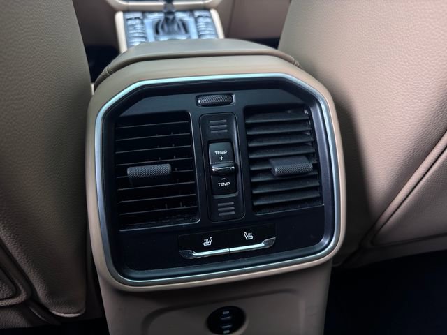Certified 2021 Porsche Macan AWD/4WD image 24