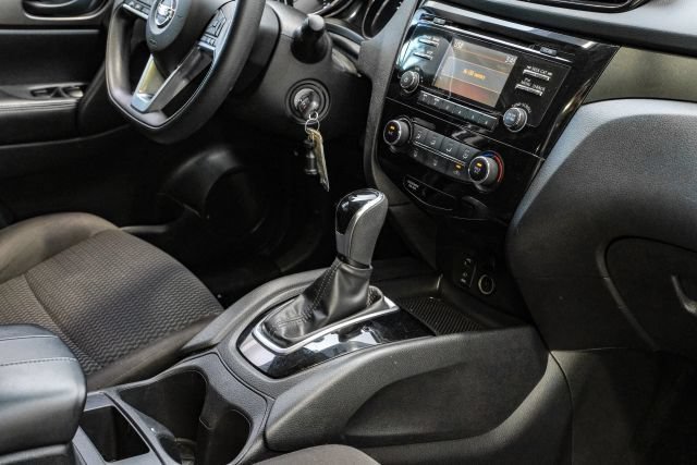 Used 2018 Nissan Rogue Sport S w/ S Appearance Package FWD image 33