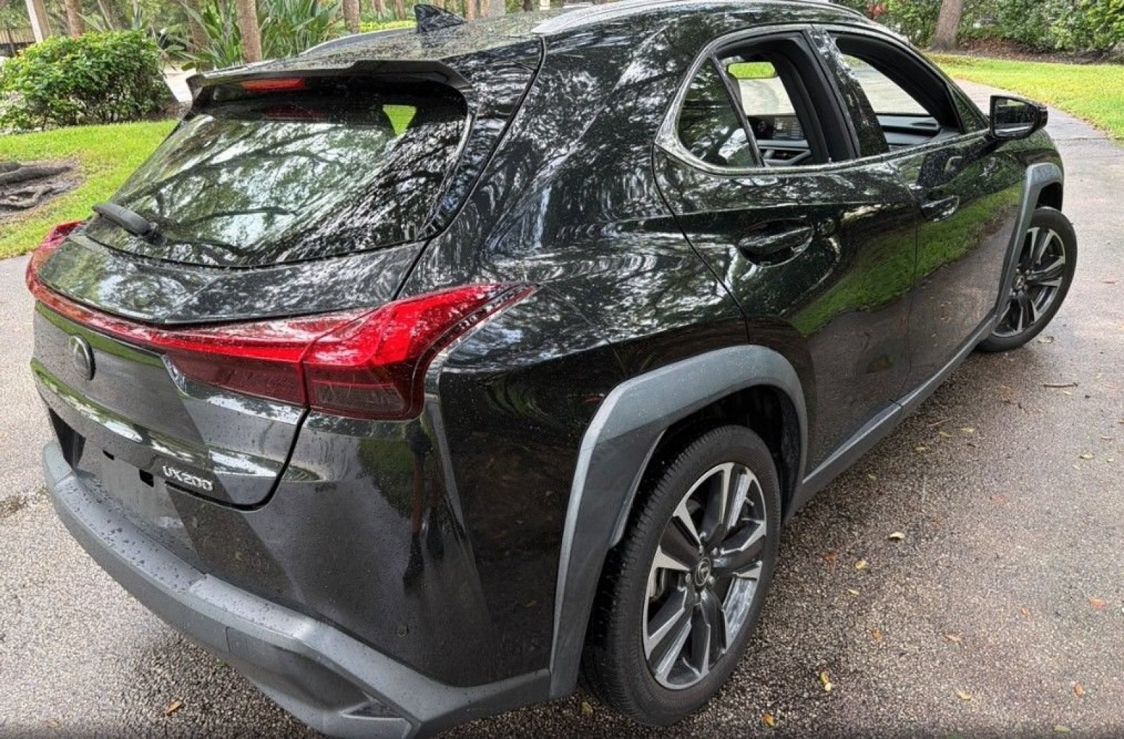 Used 2021 Lexus UX 200 w/ Accessory Package (Z1) FWD image 6