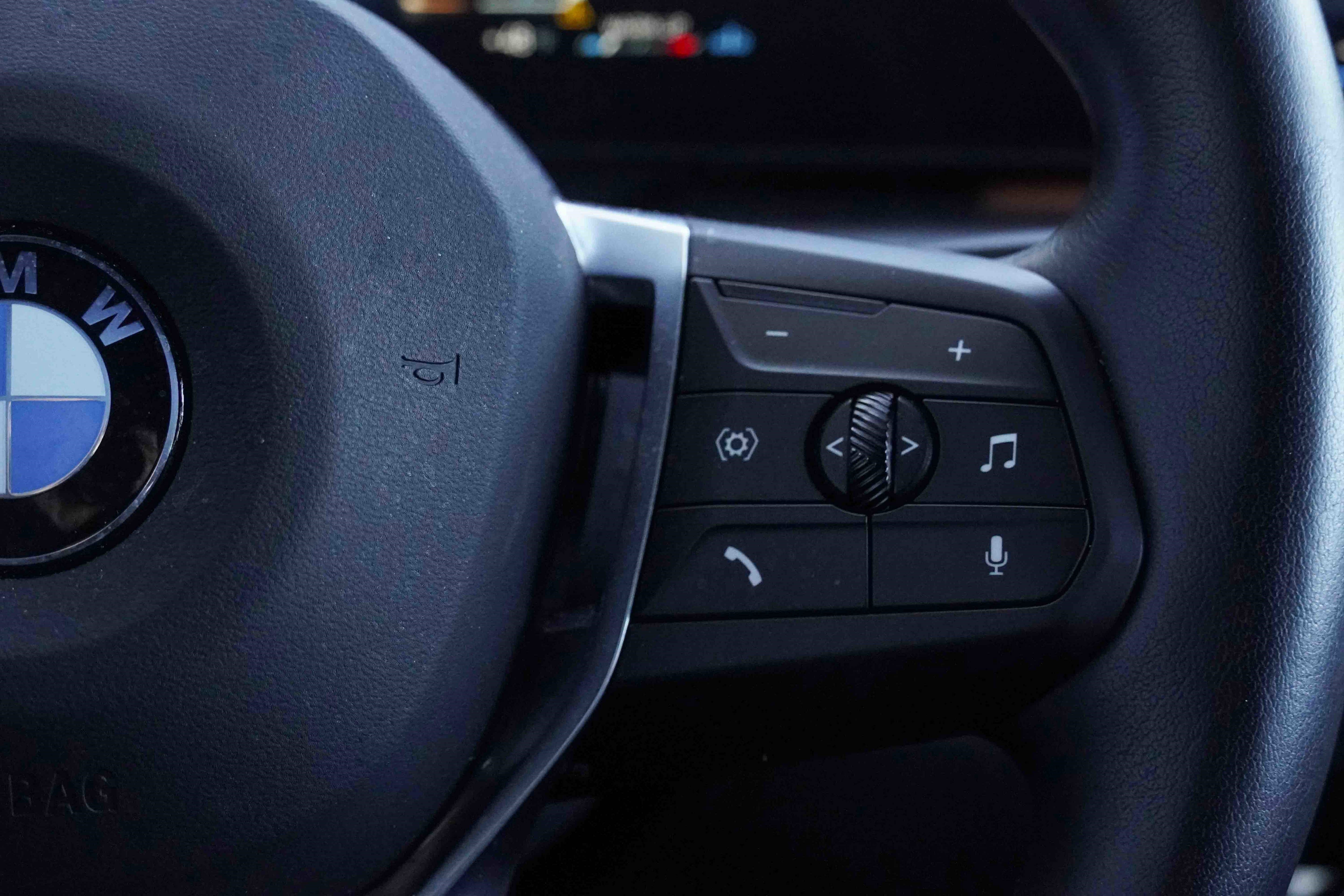 Certified 2025 BMW X2 xDrive28i w/ Premium Package image 23