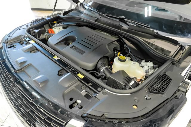Used 2025 Land Rover Range Rover SE AWD/4WD image 57