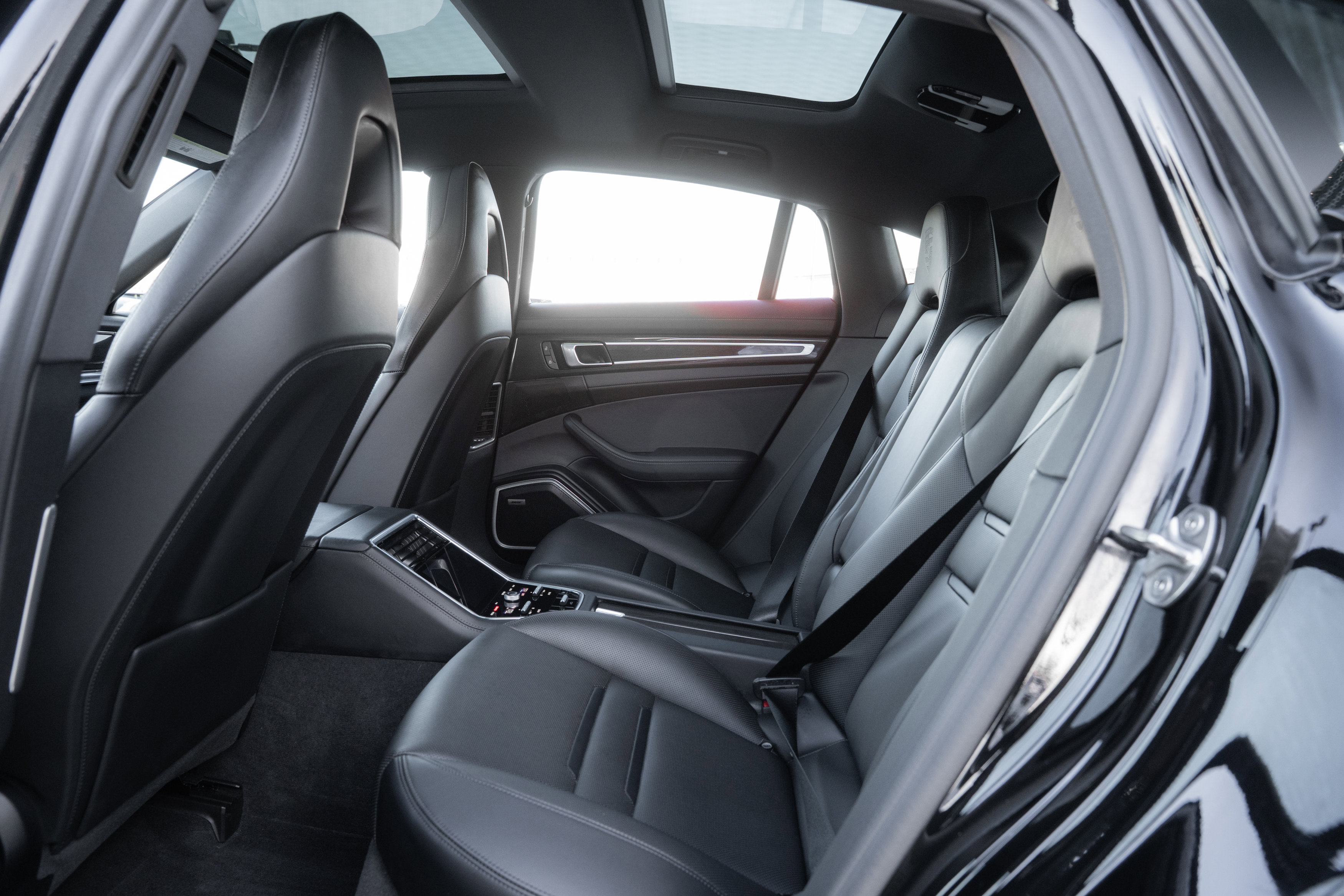 Used 2023 Porsche Panamera 4 image 28