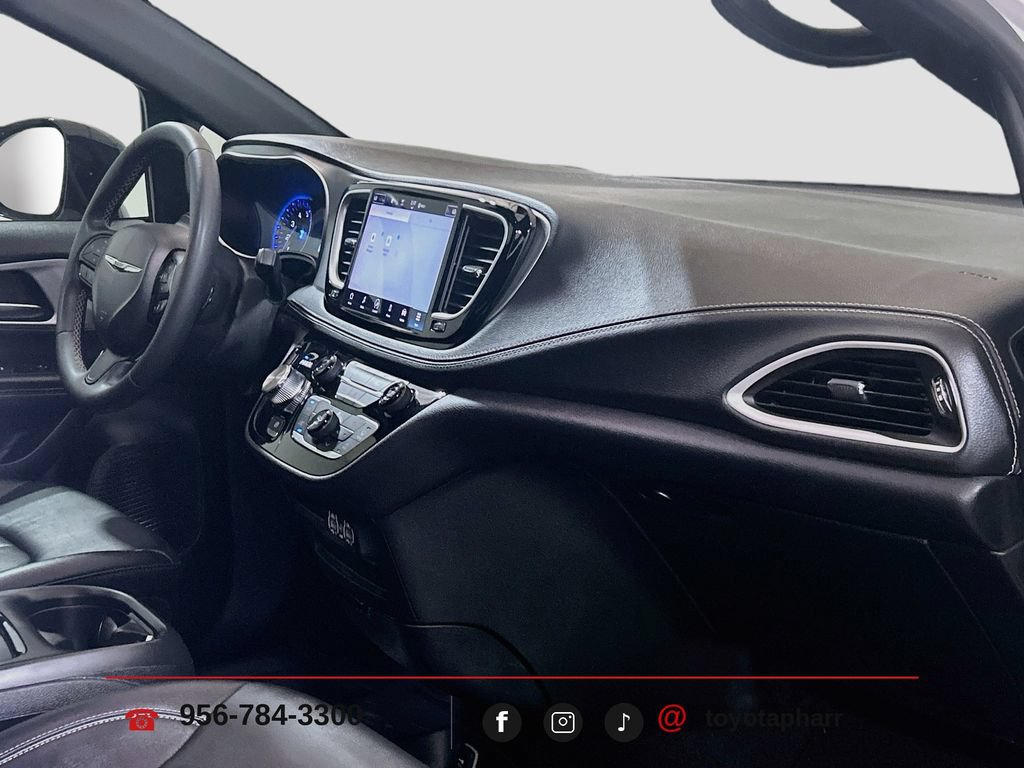Used 2024 Chrysler Pacifica Touring-L w/ S Appearance Package FWD image 27