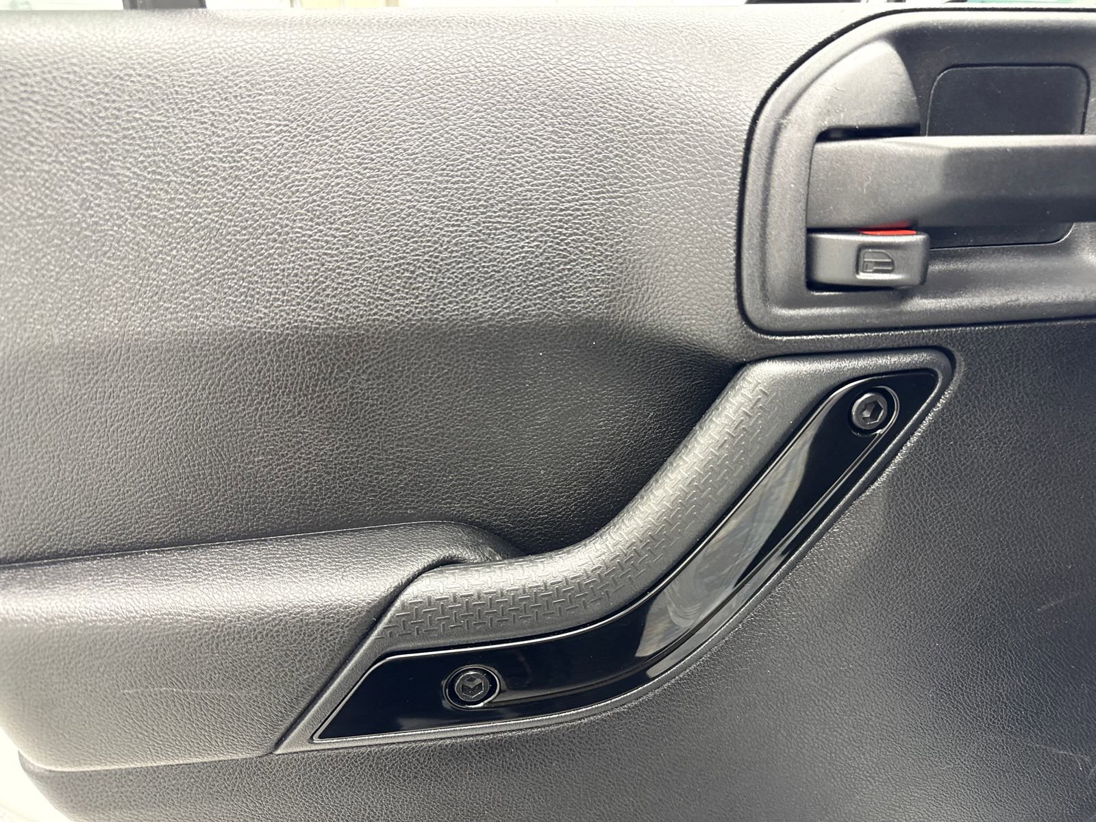 Used 2016 Jeep Wrangler Unlimited Sahara image 37