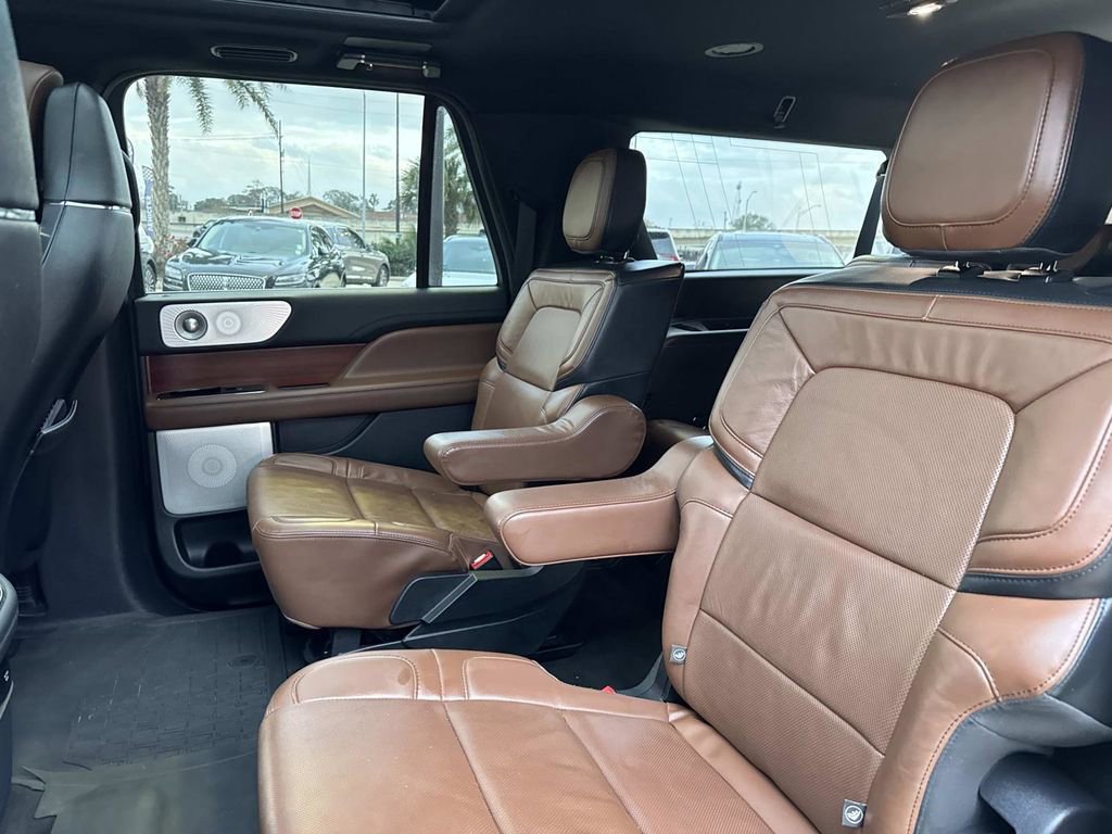 Used 2022 Lincoln Navigator L Reserve image 17