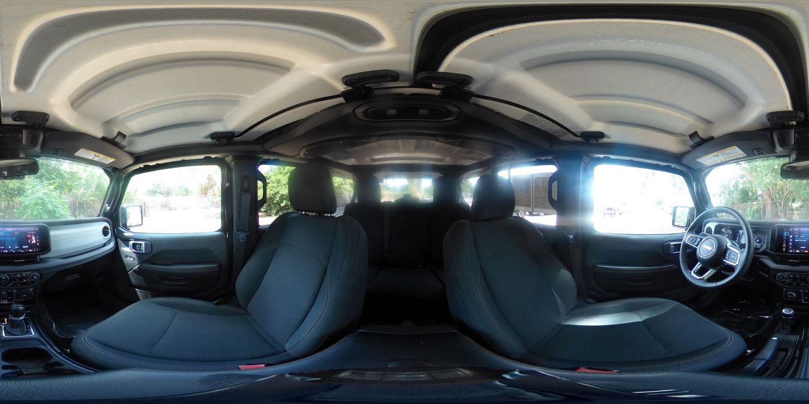 Used 2025 Jeep Wrangler Unlimited Sahara AWD/4WD image 43