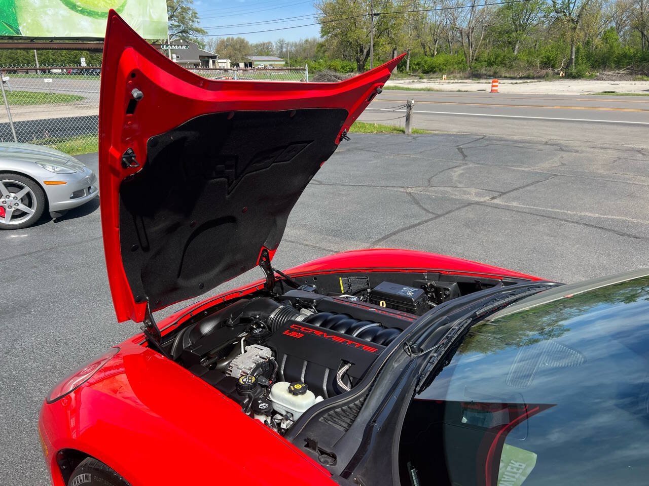 Used 2010 Chevrolet Corvette Convertible w/ Preferred Equipment Group RWD image 17