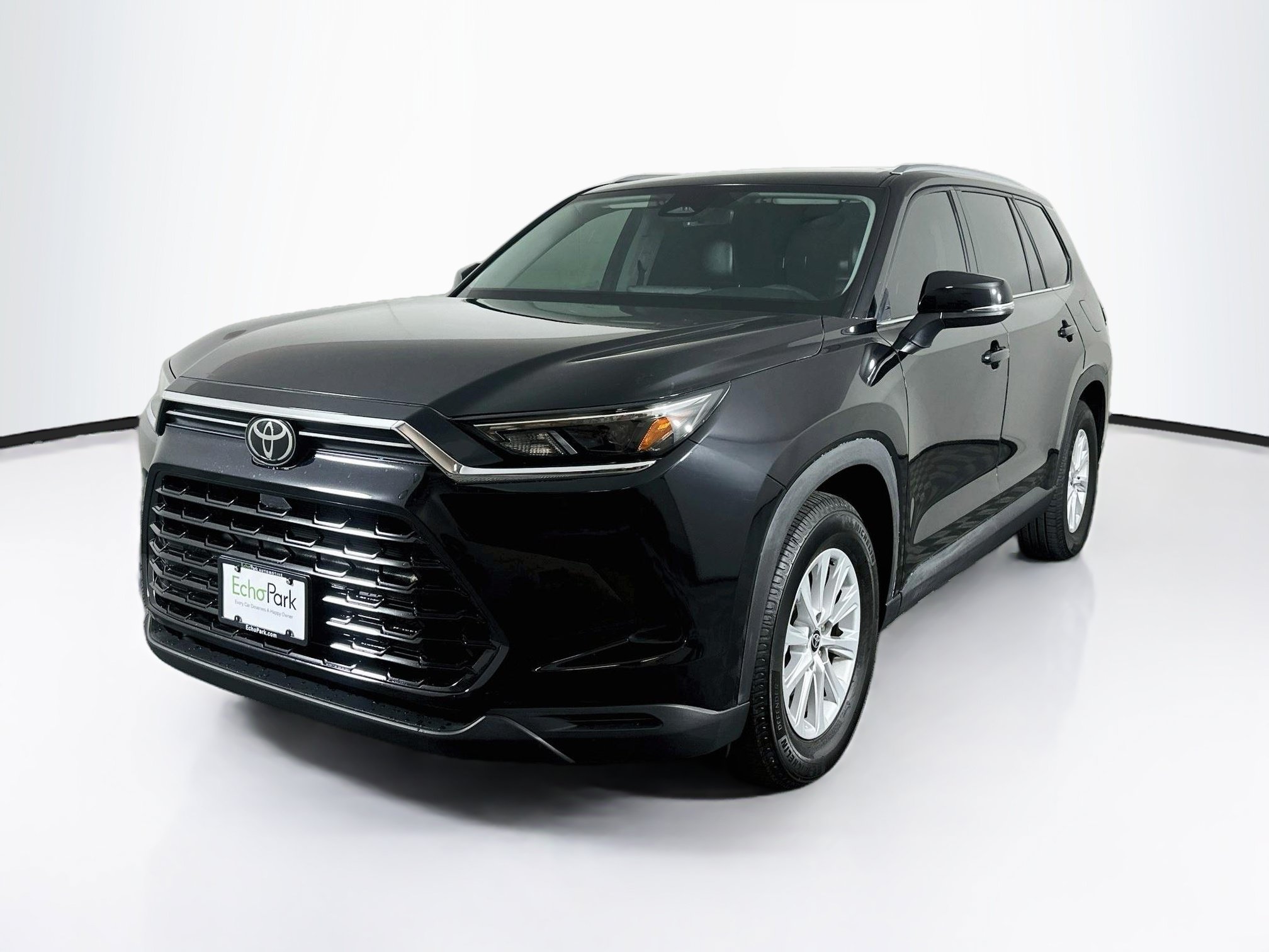 Used 2024 Toyota Grand Highlander AWD image 3