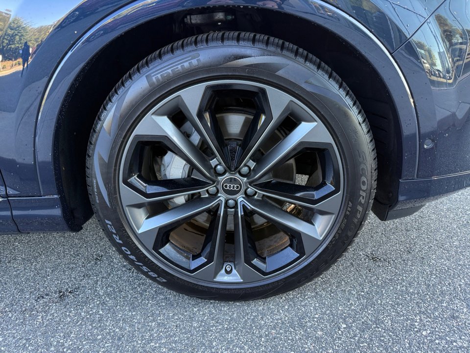 Used 2025 Audi Q7 3.0T Prestige image 25