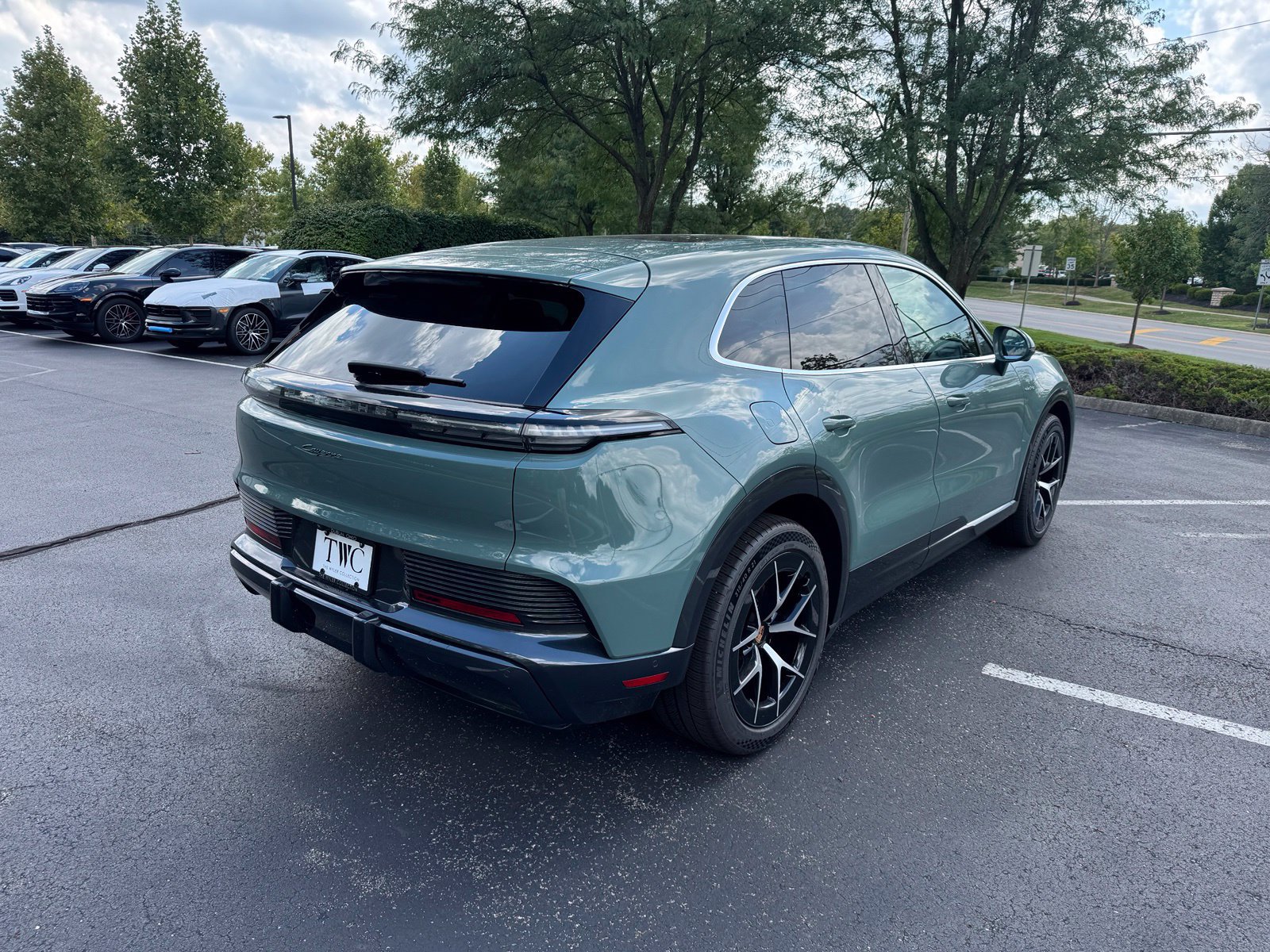 New 2026 Porsche Cayenne Electric AWD/4WD image 6