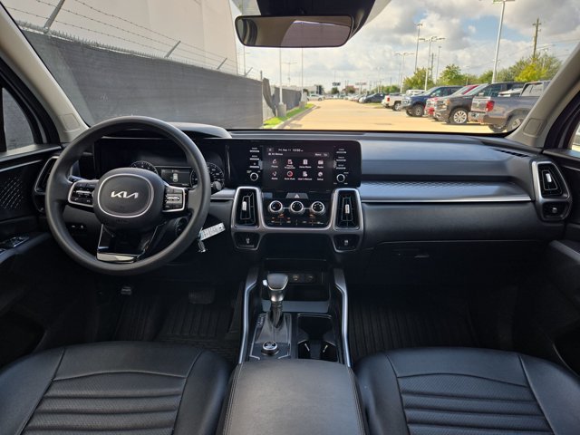 Used 2023 Kia Sorento LX FWD image 15