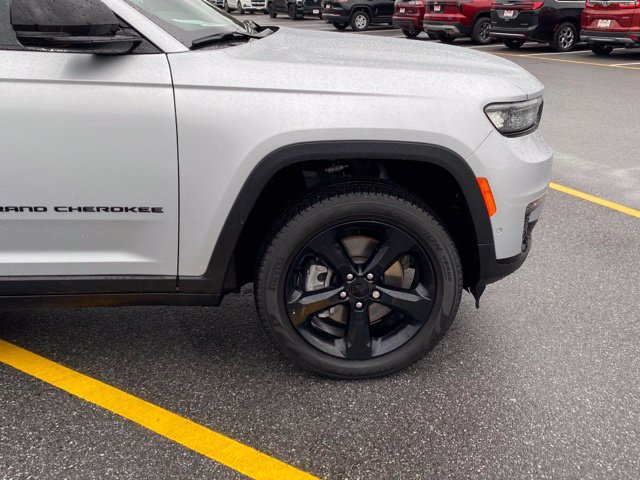 Used 2025 Jeep Grand Cherokee L Limited w/ Luxury Tech Group II AWD/4WD image 10