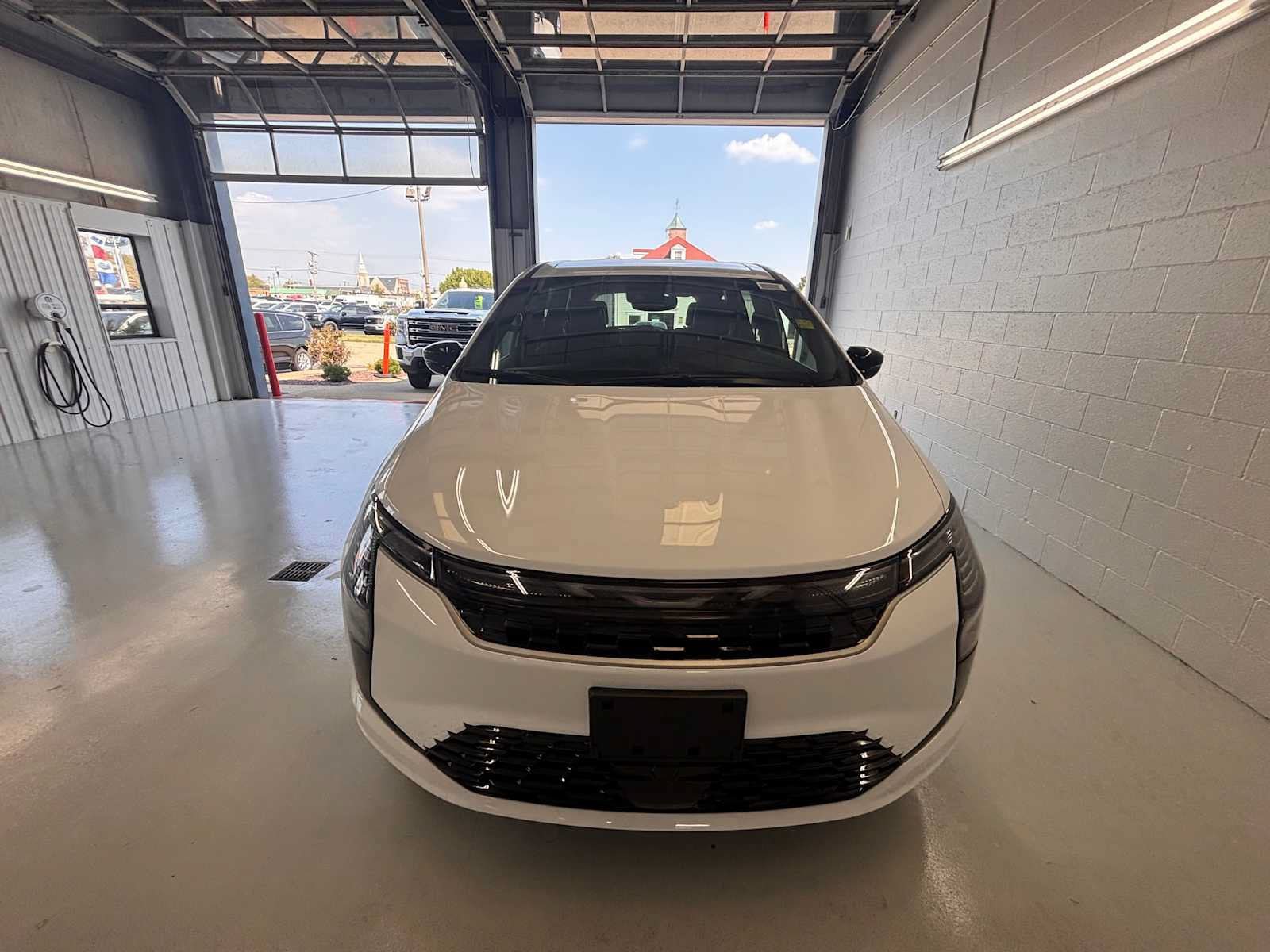 New 2027 Chrysler Pacifica Select FWD image 2