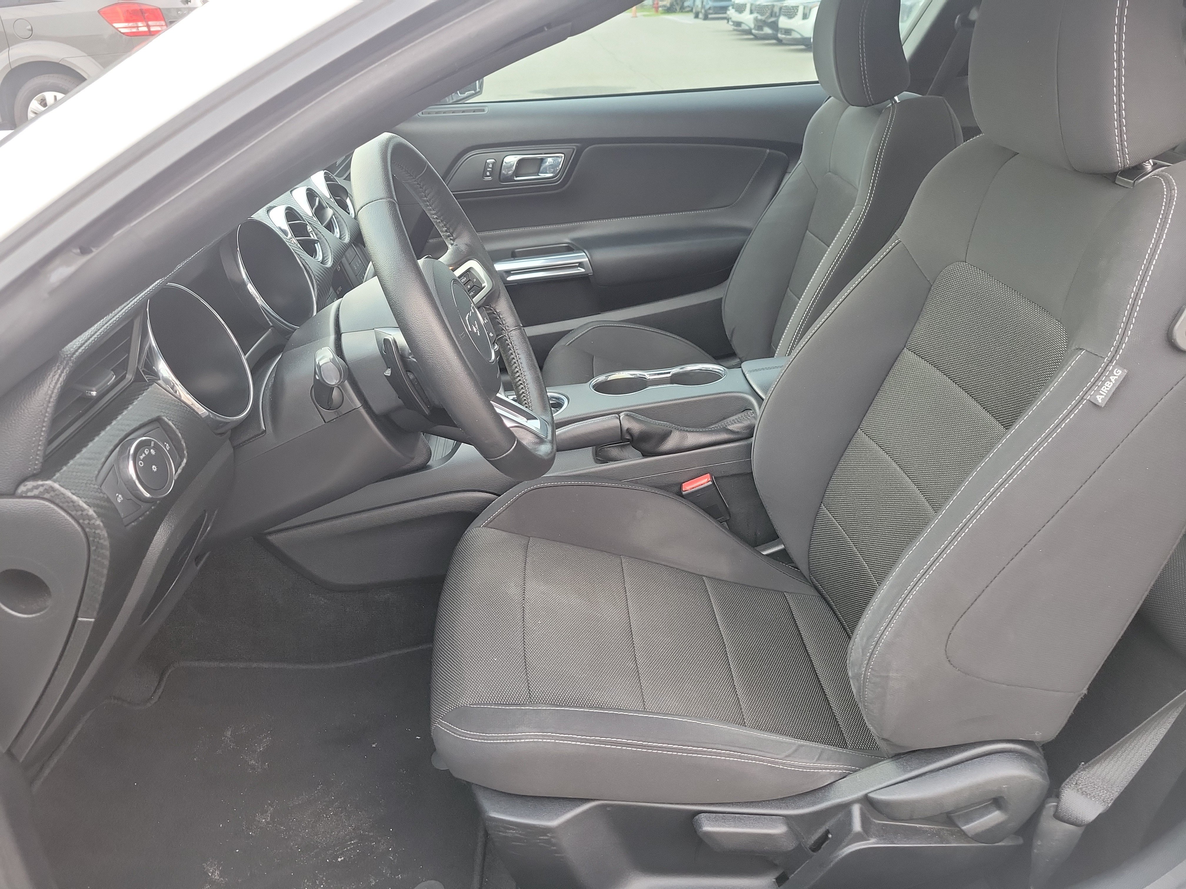 Used 2017 Ford Mustang Coupe RWD image 14