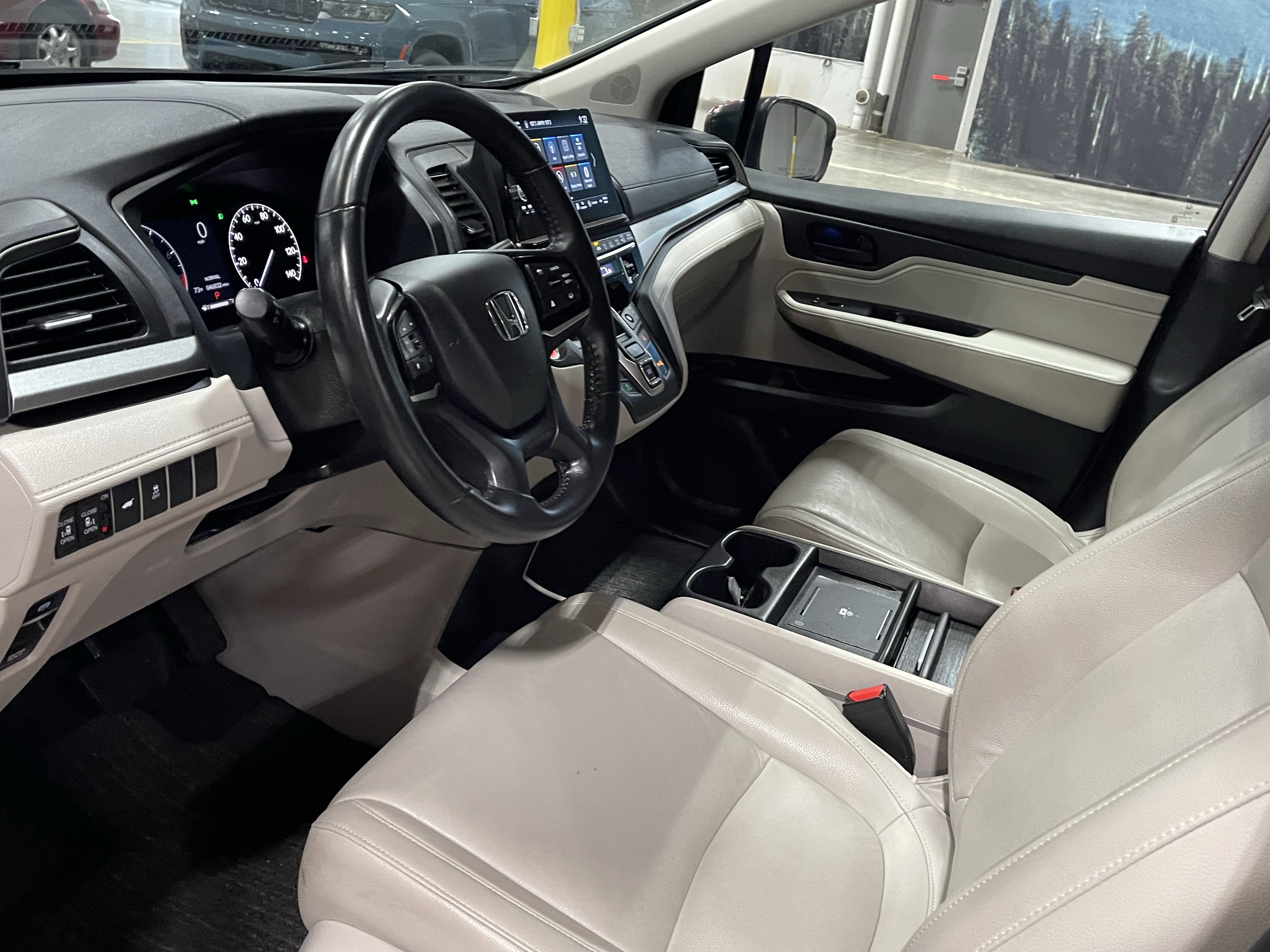 Used 2025 Honda Odyssey EX-L image 10