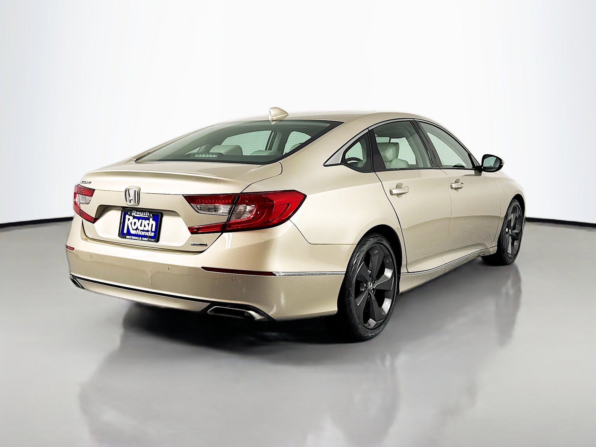 Certified 2018 Honda Accord Touring image 5