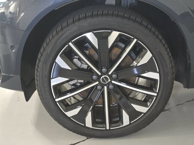 New 2026 Volvo XC60 T8 Ultra w/ Climate Package PRO AWD/4WD image 8