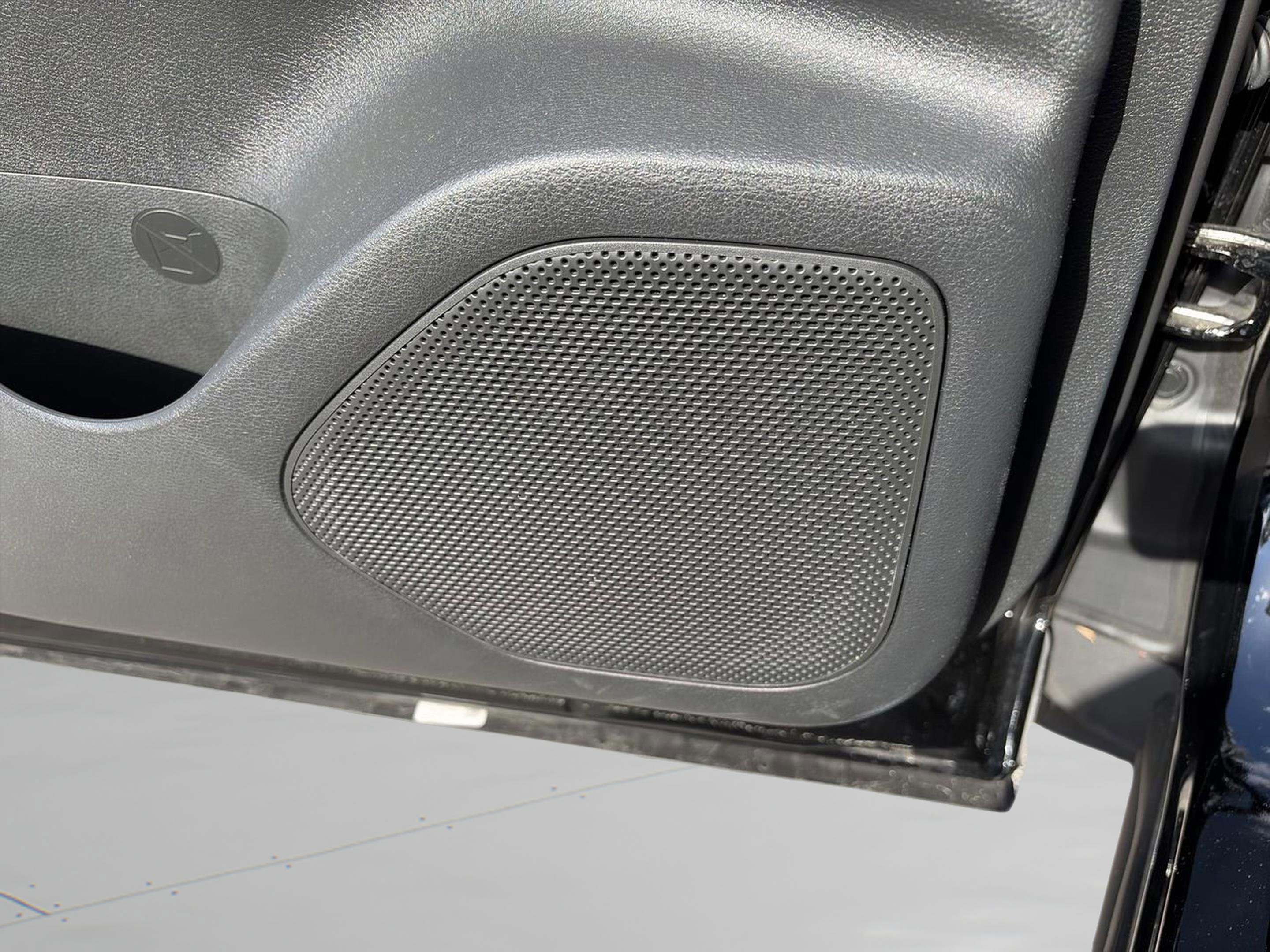 Used 2023 Nissan Rogue S image 27