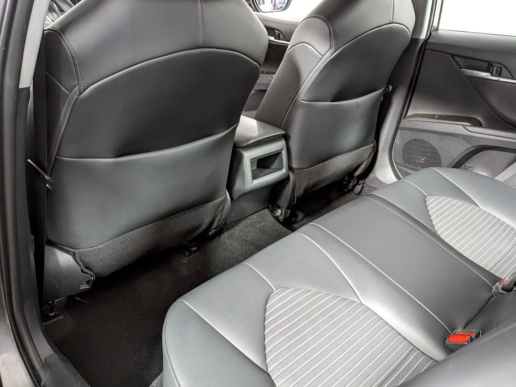 Used 2022 Toyota Camry SE image 37