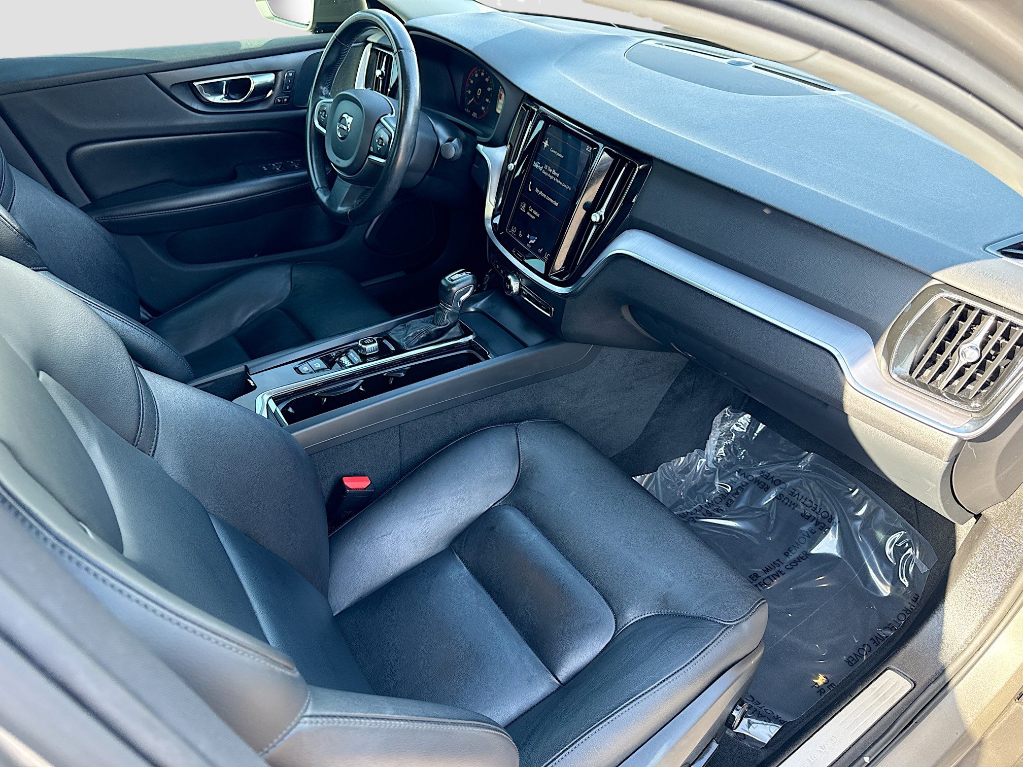 Used 2020 Volvo S60 T6 Momentum image 14