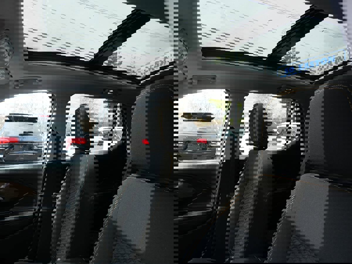 Used 2020 GMC Terrain SLE w/ Driver Convenience Package image 11