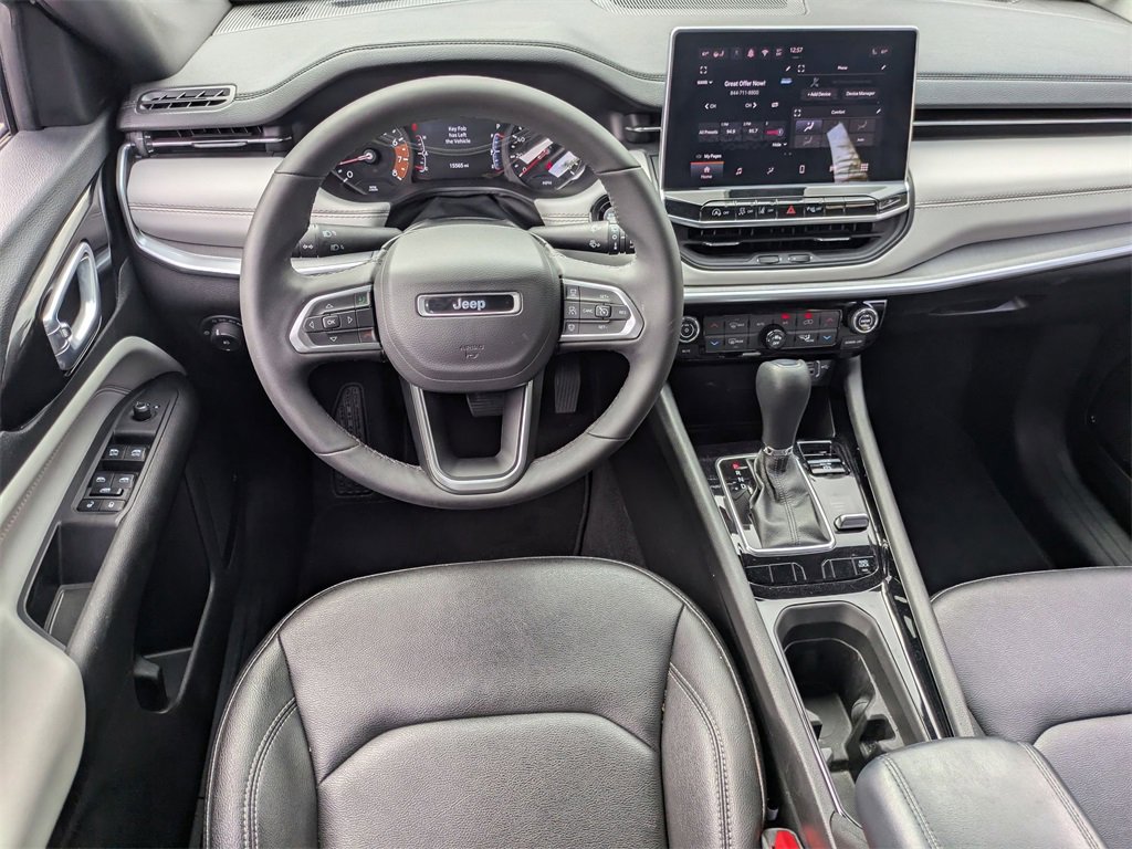 Used 2025 Jeep Compass Limited image 25