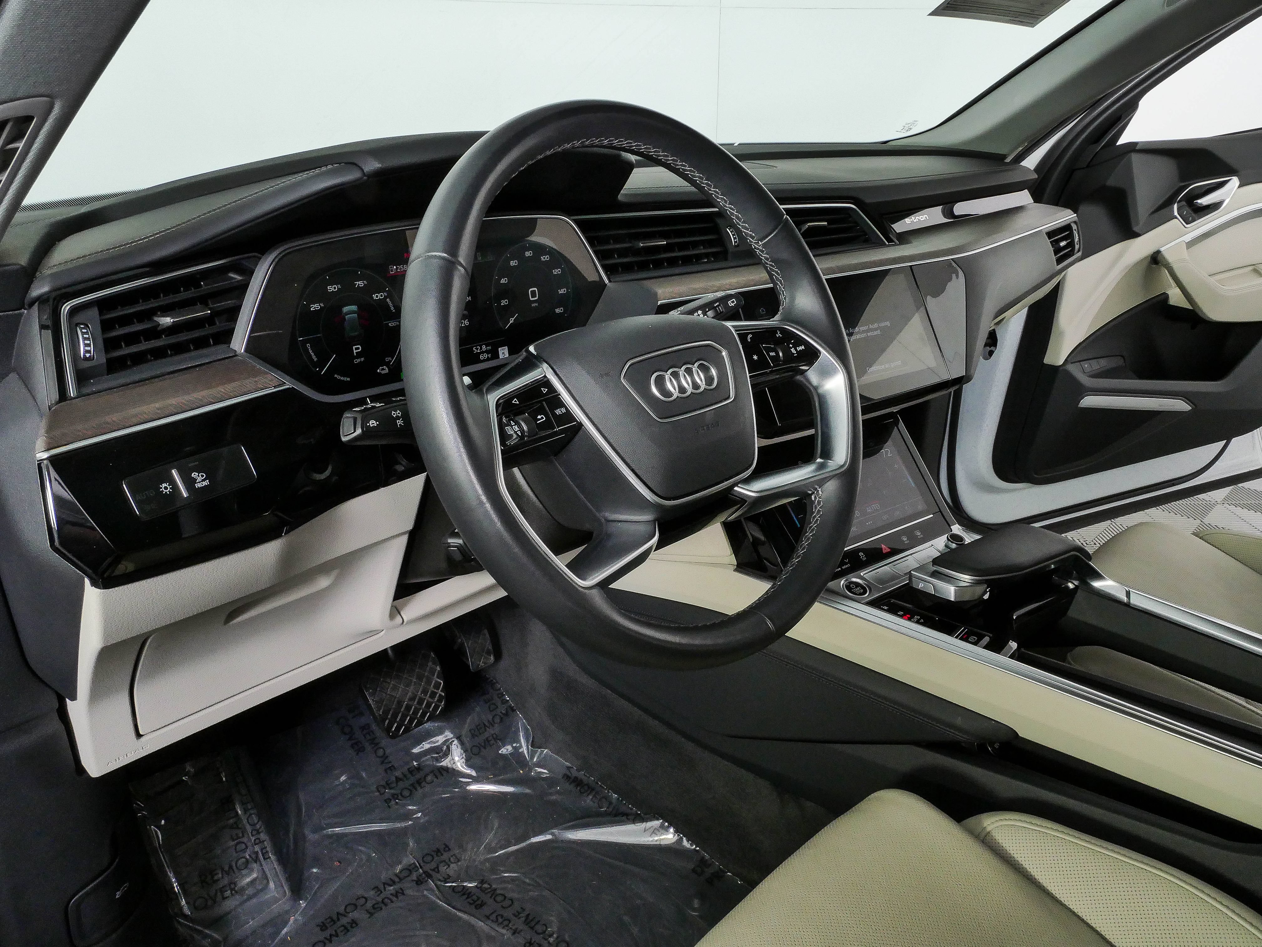 Certified 2024 Audi Q8 e-tron Prestige w/ Prestige Package AWD/4WD image 4