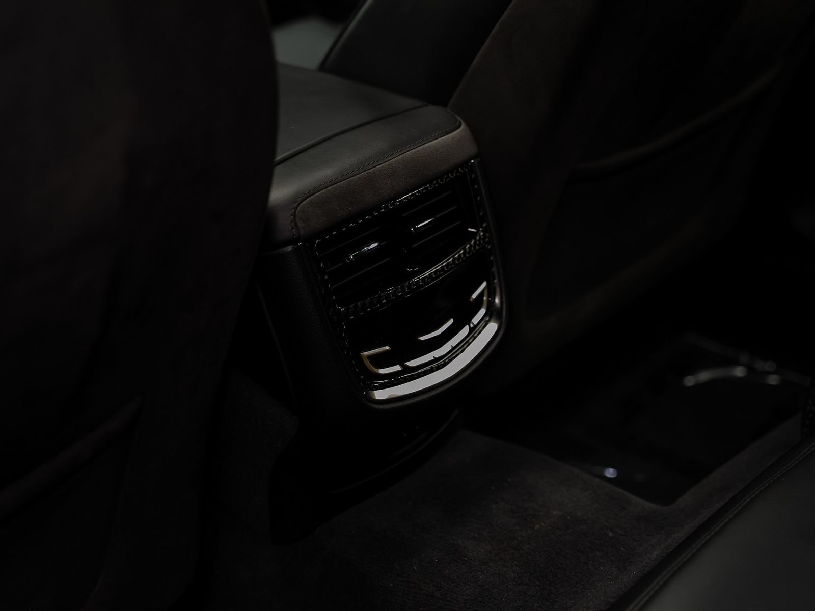 Used 2018 Cadillac CTS V w/ Carbon Fiber Package RWD image 43