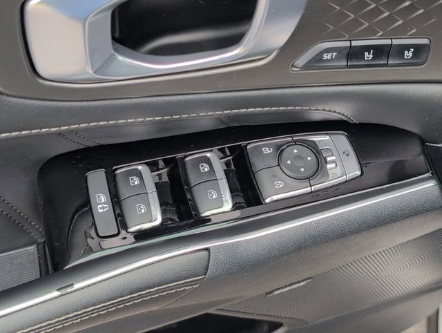 Used 2023 Kia Sorento SX AWD/4WD image 16