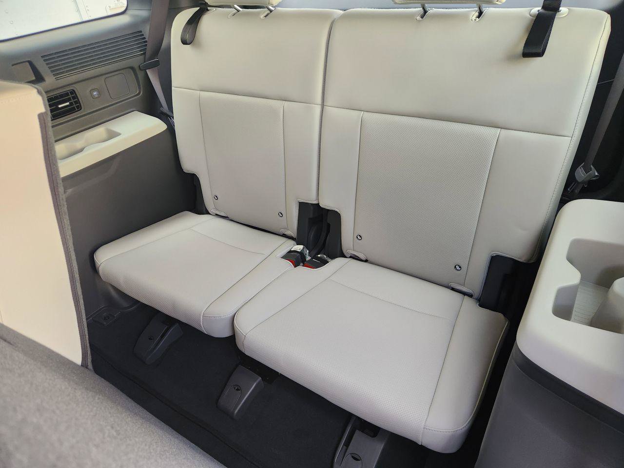 New 2026 Hyundai Santa Fe SEL FWD image 29