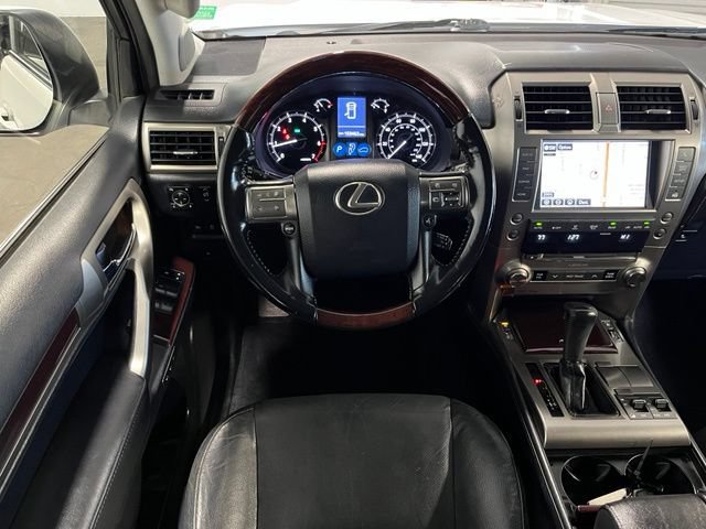 Used 2017 Lexus GX 460 AWD/4WD image 18