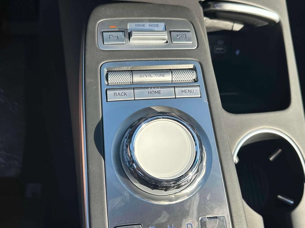 New 2025 Genesis Electrified GV70 w/ Prestige Package AWD/4WD image 24