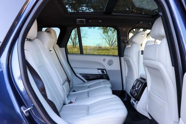 Used 2015 Land Rover Range Rover HSE image 31