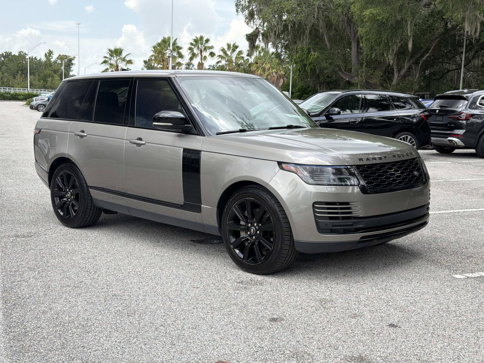 Used 2021 Land Rover Range Rover AWD/4WD image 2
