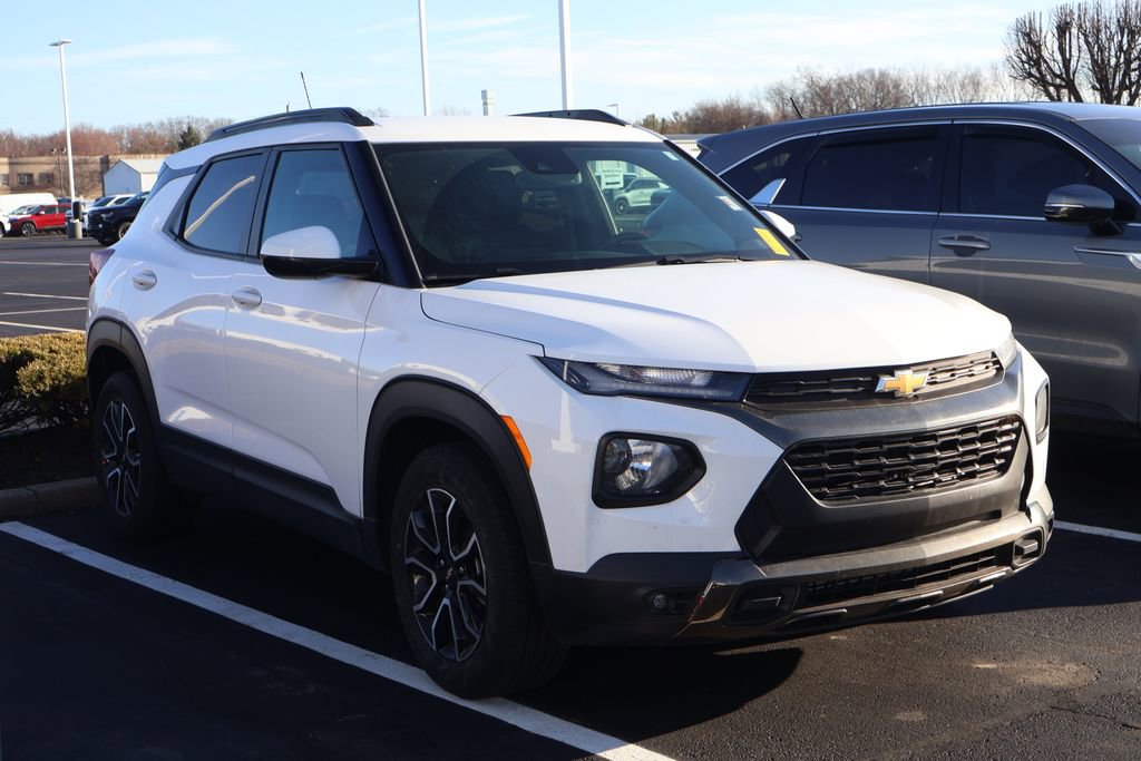 Used 2023 Chevrolet TrailBlazer ACTIV w/ Convenience Package image 3
